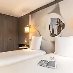 Mercure Centre Hotel 4*