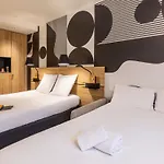 Mercure Centre Hotel 4*