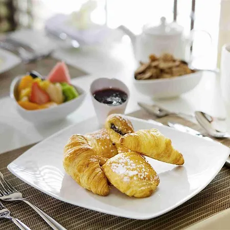 Mercure Centre Hotel 4*