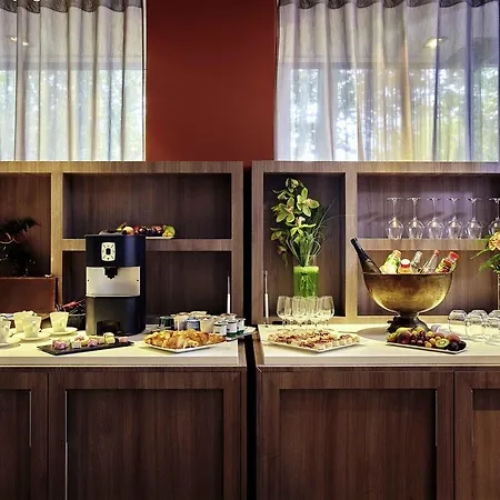 Mercure Centre Hotel 4*