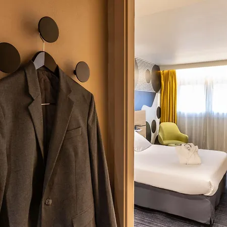 Mercure Centre Hotel 4*
