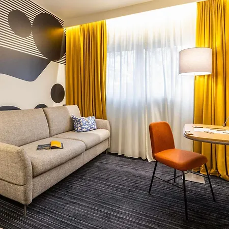 Mercure Centre Hotel 4*