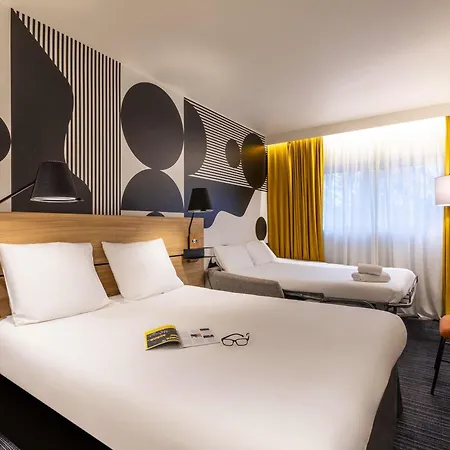 Mercure Centre 4* מץ