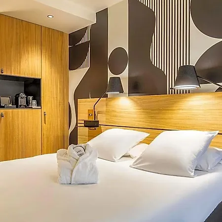 Mercure Centre 호텔 4*