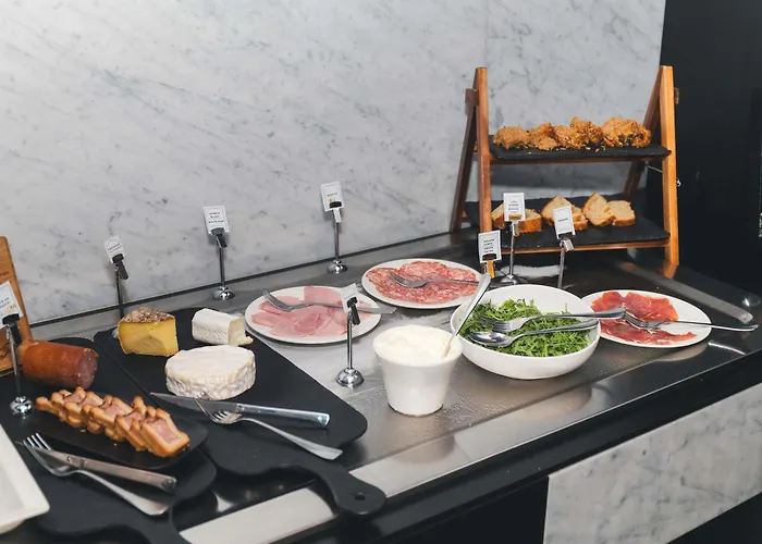 Mercure Centre Hotel 4*